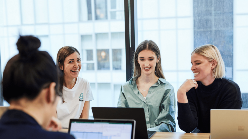 5 Effective Ways to Help Retain Staff for Small Businesses